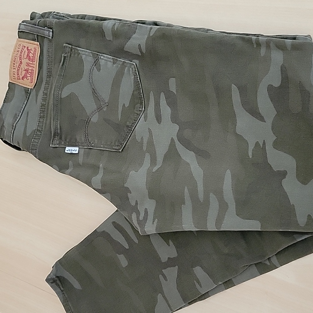 Levi's 711 Skinny Jeans camo green